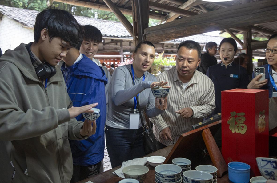 景德镇学院举办2025“丝路匠心·文明互鉴”国际青年陶瓷文化研修营_fororder_图片7